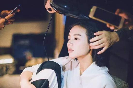 范冰冰Angelababy走廊造型_女明星宾馆_女明星酒店走廊拍照攻略