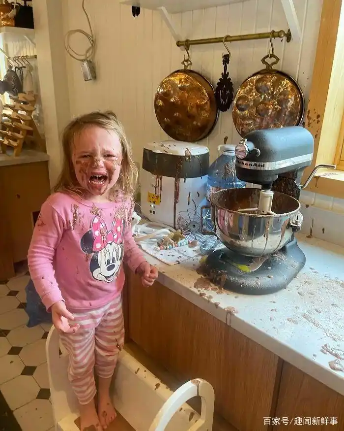 煮鸡蛋爆炸_明星黑暗料理图片大全高清,_烤箱食物失败案例