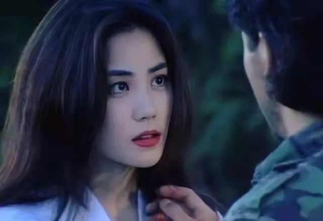 塌鼻子明星_混血女明星鼻子_朝天鼻明星